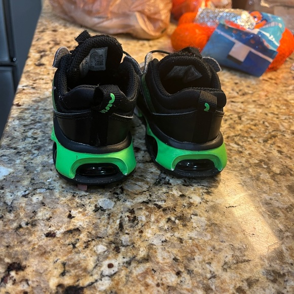 Nike Big Kids AirMax 2021 Ghost/Obsidian-Ashen Slate size 8C - Picture 5 of 5